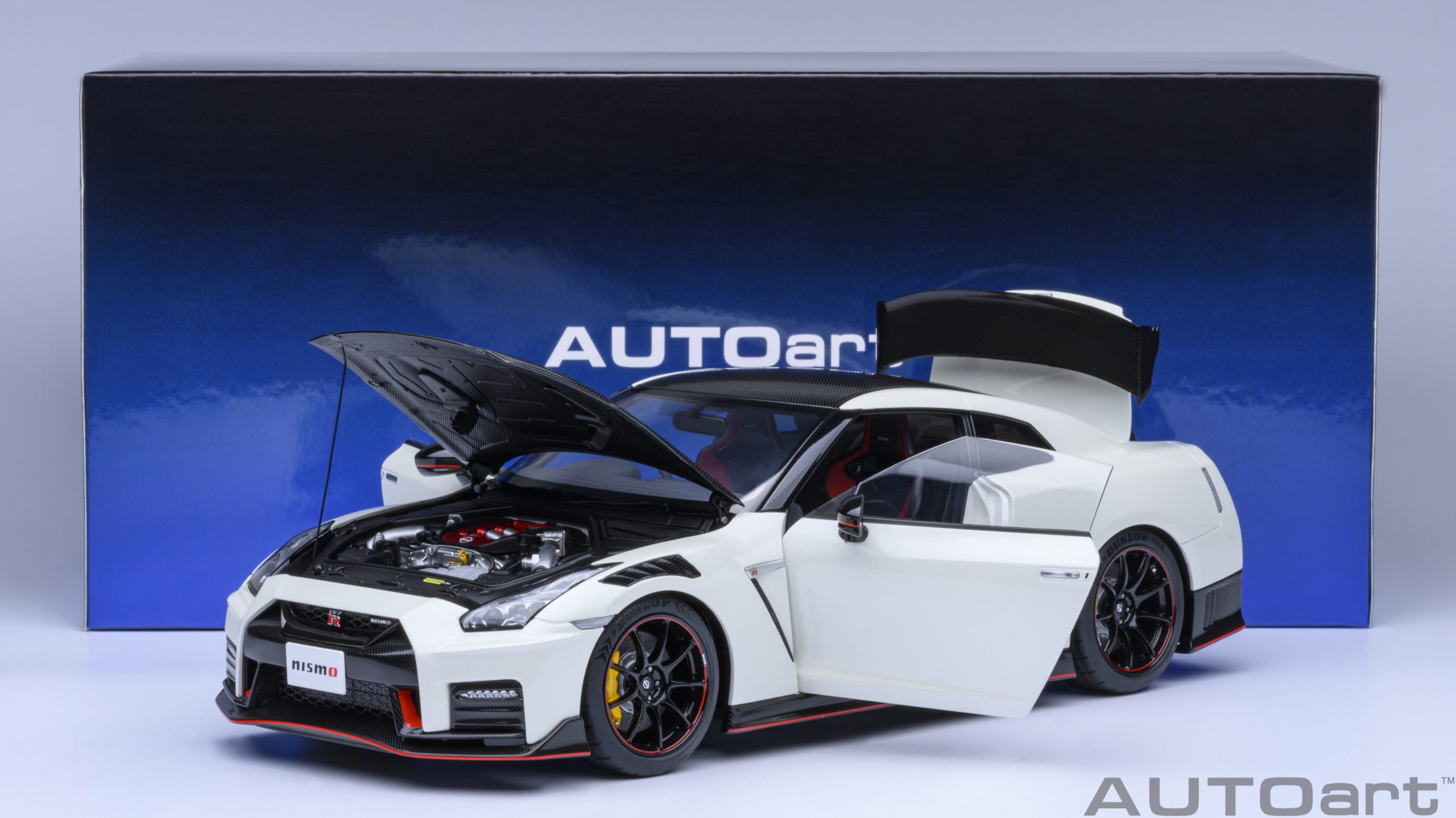 1/18 NISSAN GT-R (R35) NISMO 2022 SPECIAL EDITION (BRILLIANT 1/18 NISSAN GT-R (R35) NISMO 2022 SPECIAL EDITION (BRILLIANT
